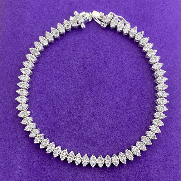💛 Elegant Sterling Silver Marquise CZ Tennis Bracelet - Picture 1 of 6